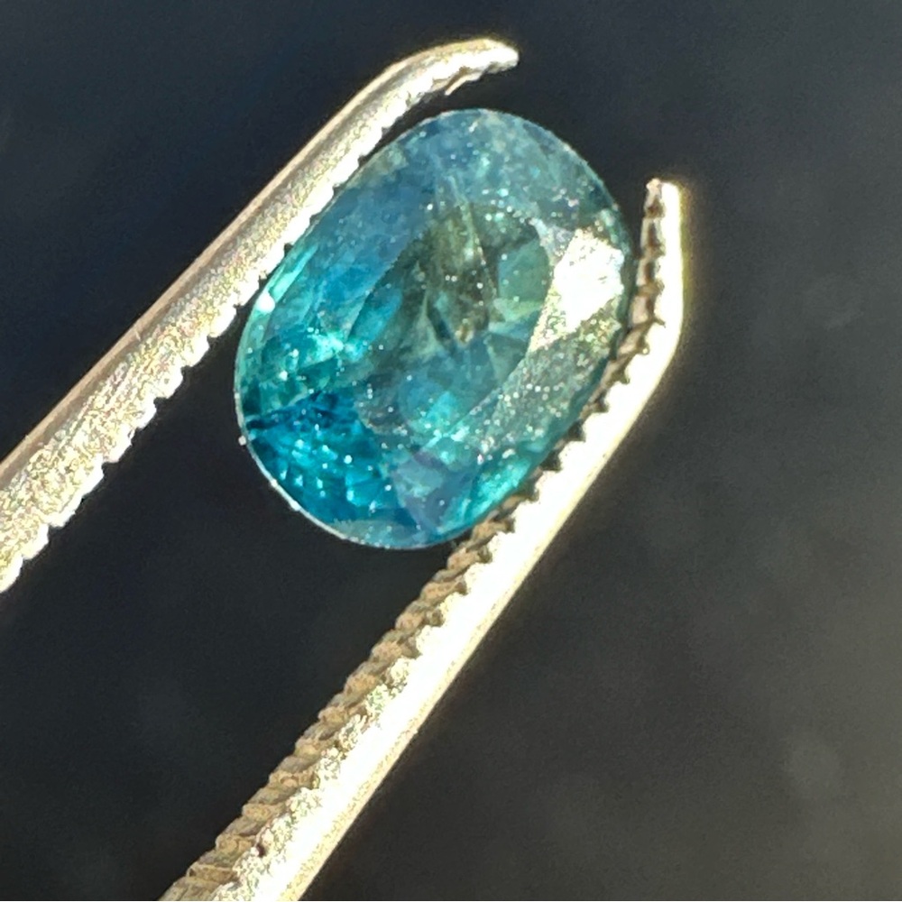 0.98 Carats Natural Sapphire Fine Grade